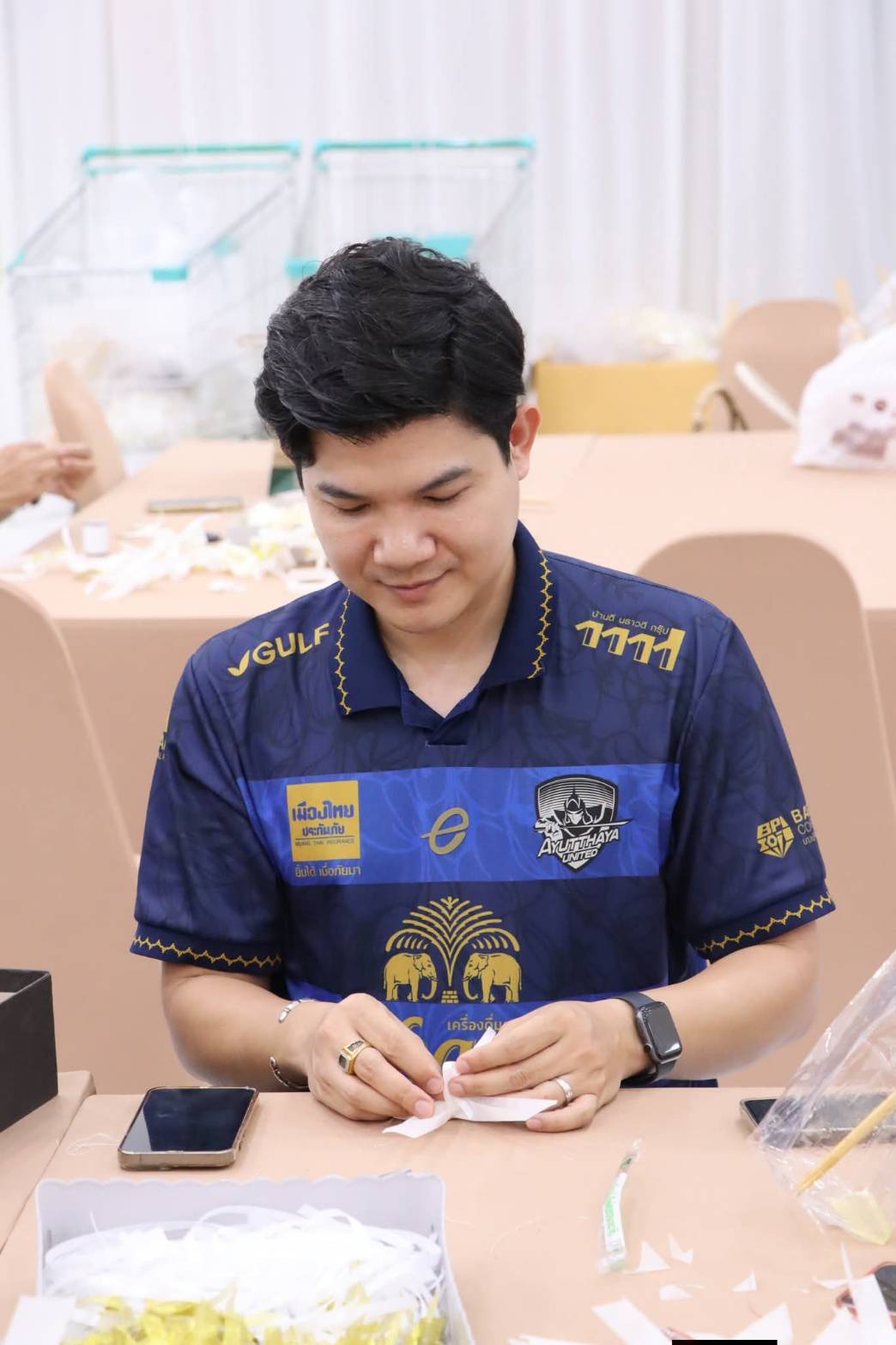 title - ศพส. ร่วมกิจกรรม “หนึ่งดอกไม้จากสองมือ แทนความตั้งใจจากหัวใจชาวอยุธยา” ณ ศูนย์การค้าเซ็นทรัล อยุธยา